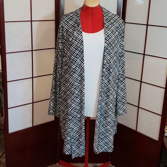Chelsea Studio Plus Size Black/White Cardigan - Picture 1 of 6